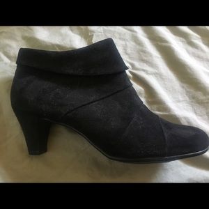 Kitten heel black booties